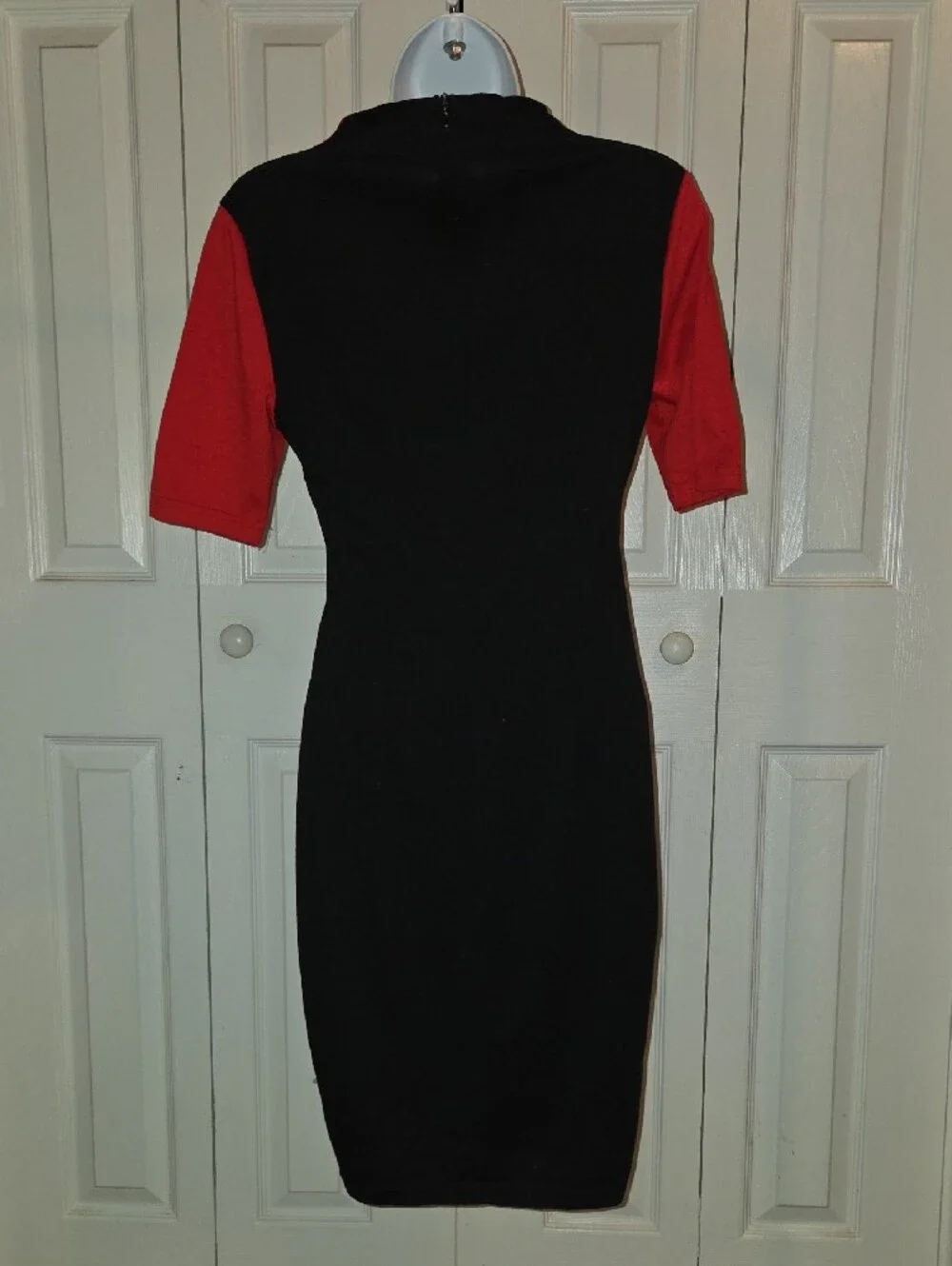 Red and Black Ruched V-Neck Midi Dress - Picture 2 of 2
